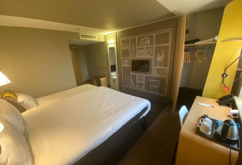 Семейный Номер, Ibis Rugby East