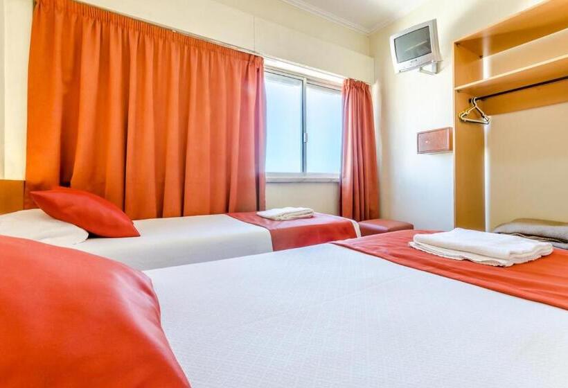 스탠다드 트리픔 룸 공동욕실, Residencial Jardim Da Amadora