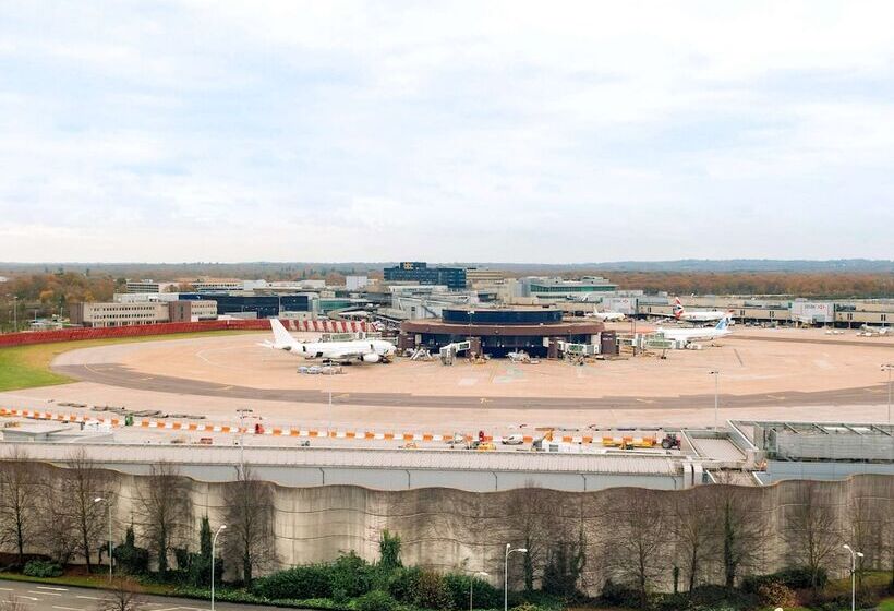Номер Deluxe, Sofitel London Gatwick