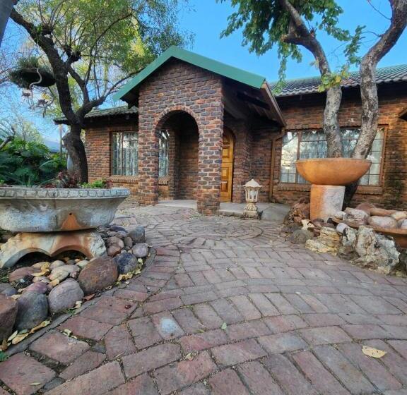 خانه 4 خوابه, Flamboyant Guesthouse
