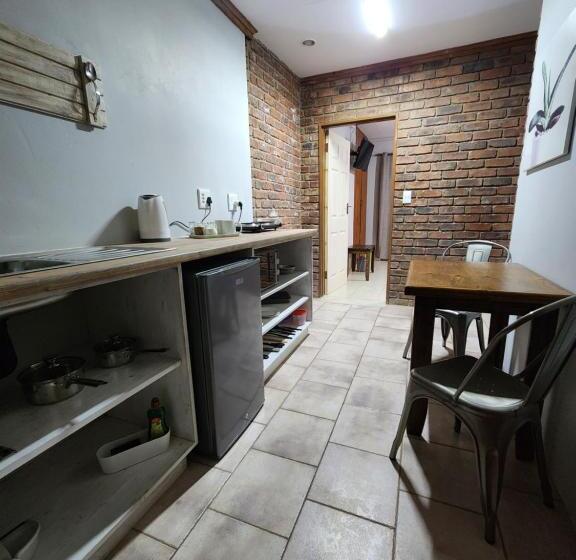 اتاق لوکس, Flamboyant Guesthouse