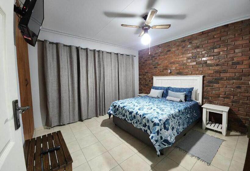اتاق لوکس, Flamboyant Guesthouse