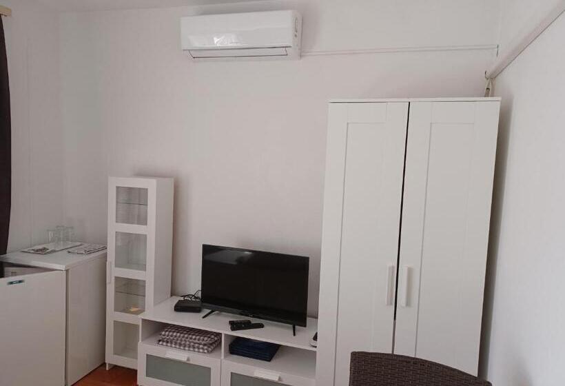 Номер Стандарт, Jankó Apartman