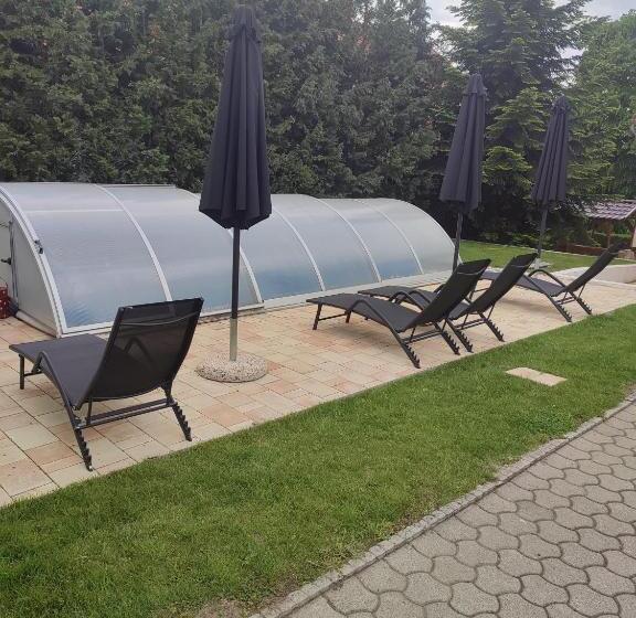 Студио Стандарт с Балконом, Jankó Apartman