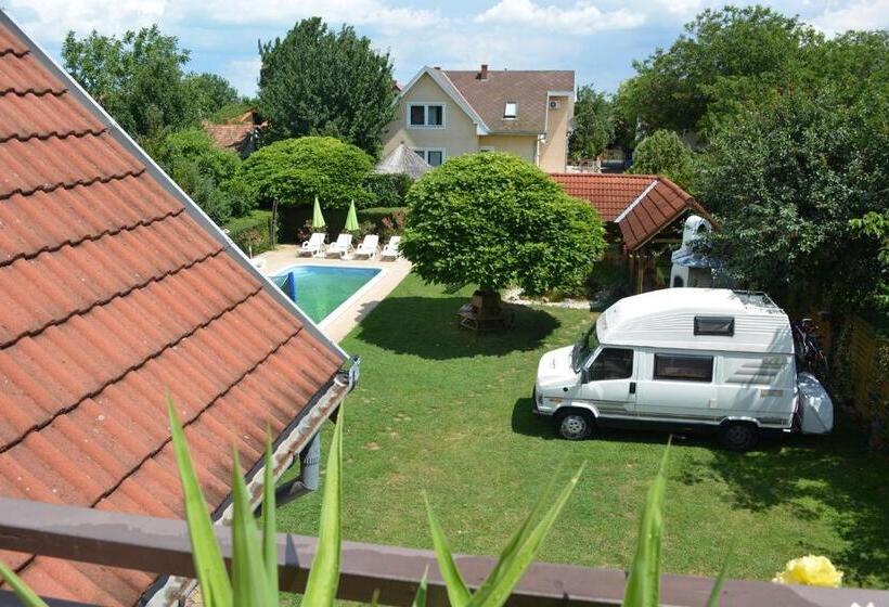 Апартаменты 2 спальни Вид на Бассейн, Jankó Apartman