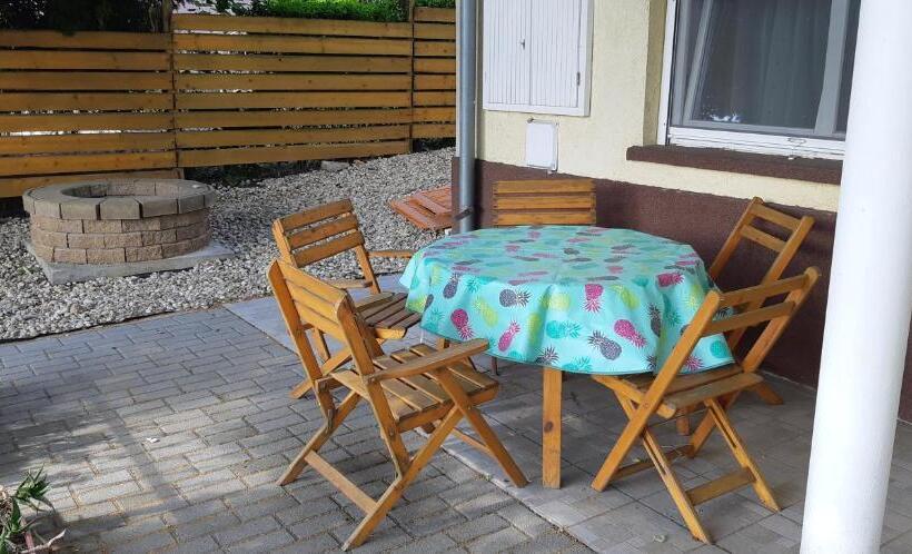 Апартаменты 1 Спальня Нижний Этаж, Jankó Apartman