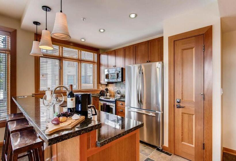Апартаменты 2 Спальни, Capitol Peak Lodge By Snowmass Mountain Lodging