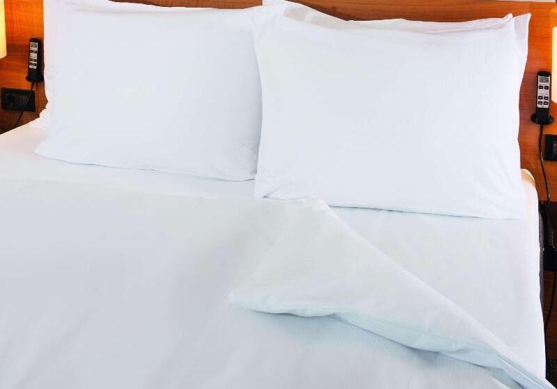 اتاق سوپریور با تخت بزرگ, Mövenpick Hotel Zurich Airport
