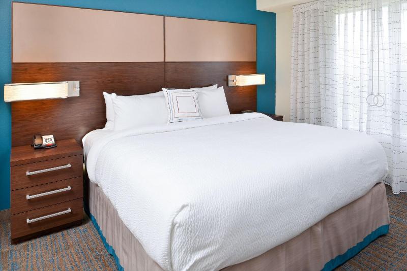 Номер Deluxe Кровать Кинг, Thistle London Heathrow Terminal 5
