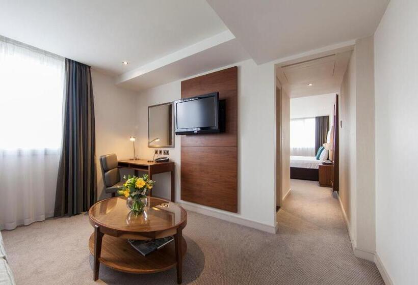 Полулюкс Вид на Сад, Thistle London Hyde Park Kensington Gardens