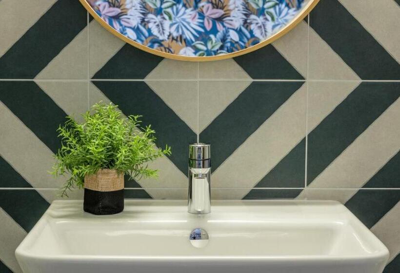 Номер Стандарт, Hôtel Restaurant L Epicurien