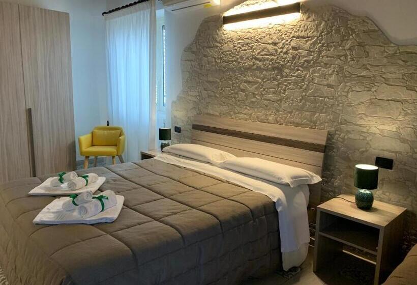 디럭스 룸 킹사이즈 침대, Villa Anna Guesthouse