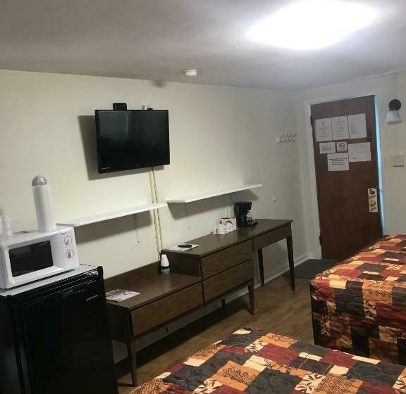 Номер Economy, Evergreen Motel