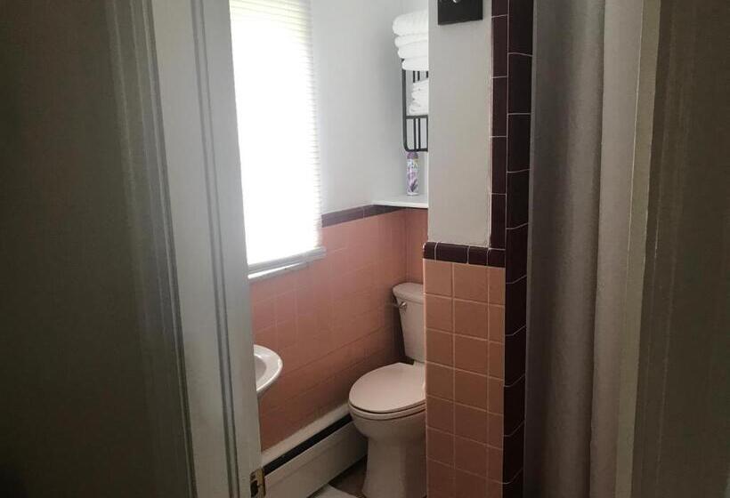 Номер Deluxe, Evergreen Motel