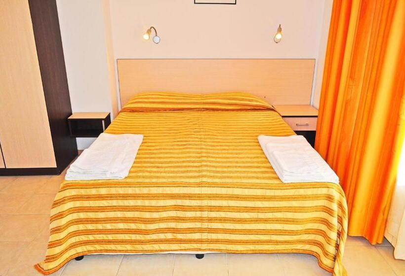 اتاق استاندارد با بالکن, Family Hotel Daf