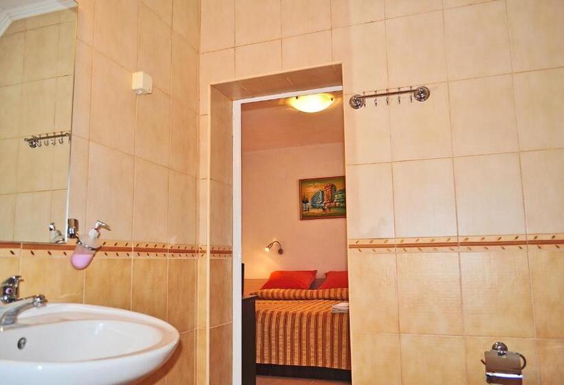 غرفة قياسية, Family Hotel Daf