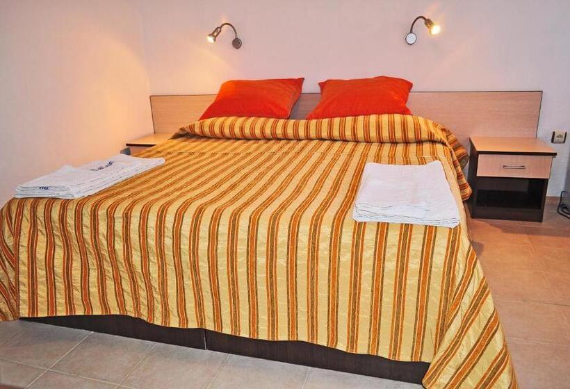 غرفة قياسية, Family Hotel Daf