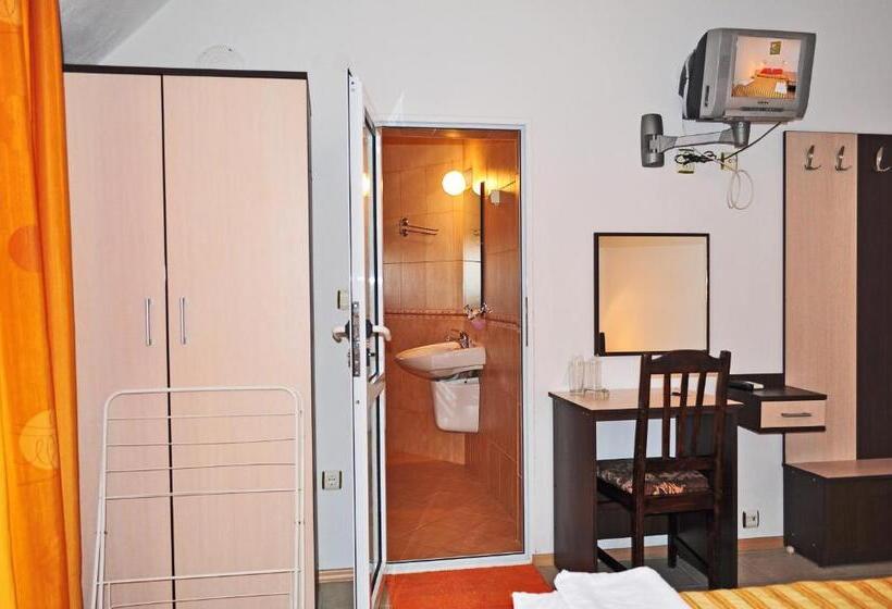غرفة قياسية, Family Hotel Daf