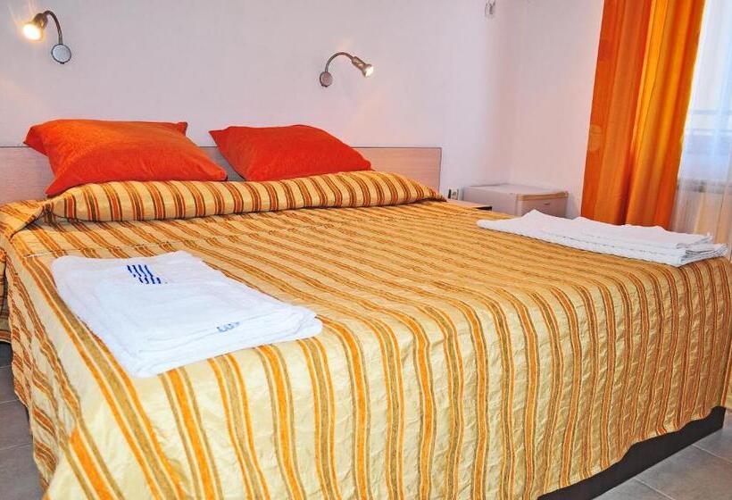 اتاق استاندارد, Family Hotel Daf