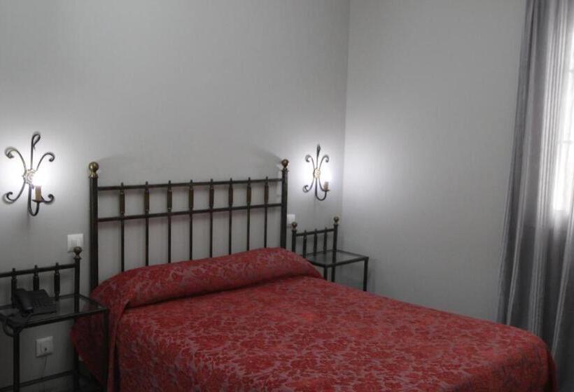اتاق استاندارد, Hostal Roma
