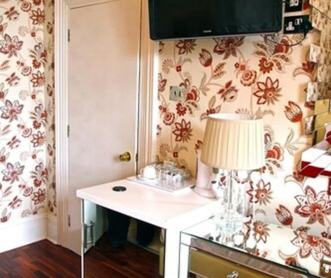 Семейный Номер, Crompton Guest House