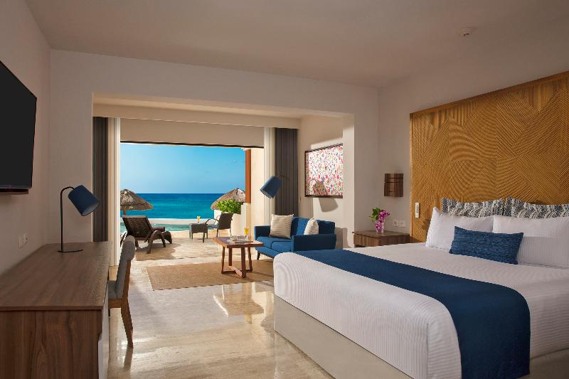 Junior Suite Club Vue Mer, Dreams Sapphire Resort & Spa