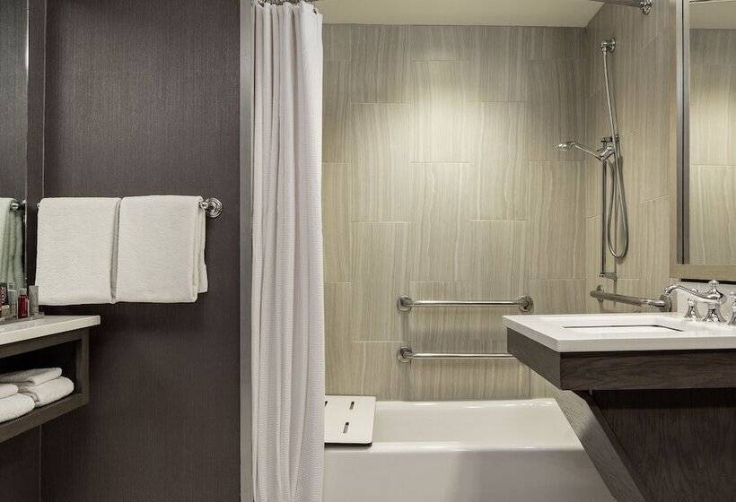 스탠다드 룸 더블 침대, Little Rock Marriott