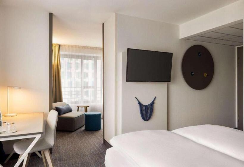 Standardzimmer mit Salon, Vienna House Easy By Wyndham Berlin Prenzlauer Berg