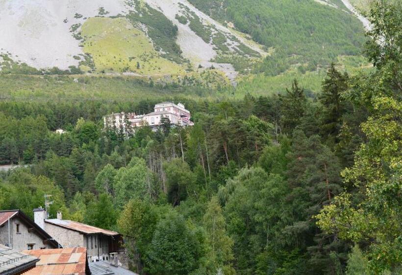 اتاق خانوادگی با چشم‌انداز کوه, Albergo Alpina
