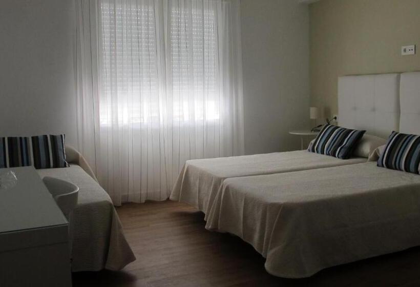 Номер Стандарт Трехместный, Hostal Onteniente