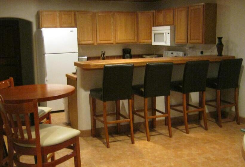 Люкс Повышенной Комфортности, Shady Brook Inn Village/resort