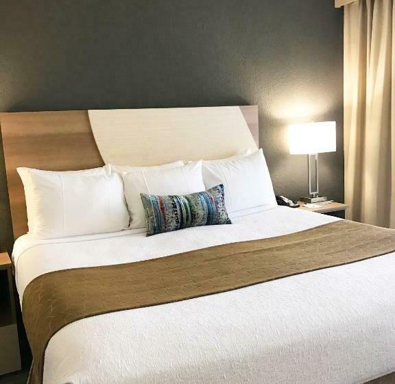 带2个双人床的标准工作室, Best Western Plus Atlantic Beach Resort