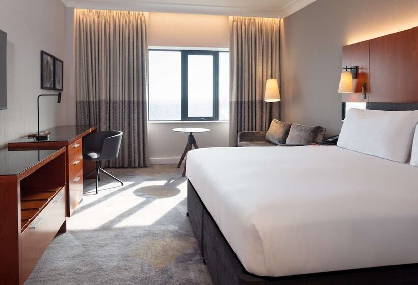 Семейный Номер, Hilton Belfast