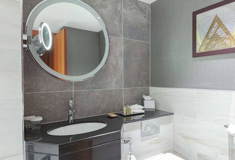 Номер Стандарт 2 Двуспальные Кровати, Hilton Belfast