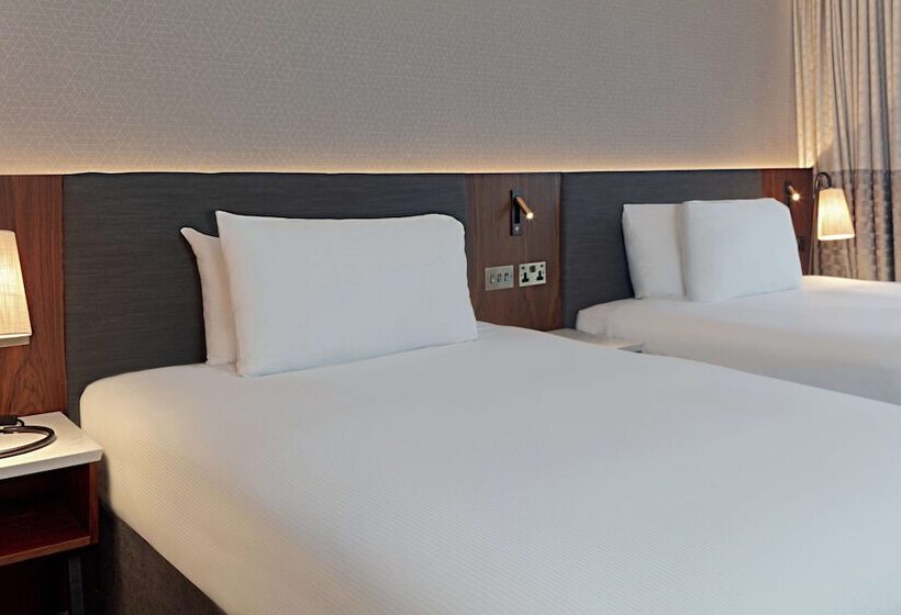 Номер Стандарт 2 Двуспальные Кровати, Hilton Belfast