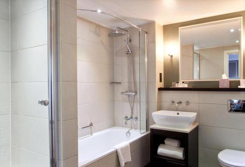 Family Suite, London Chigwell Prince Regent Hotel, Bw Signature Collection