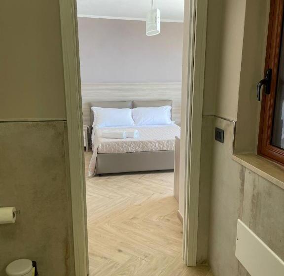 اتاق استاندارد چهار تخته با چشم‌انداز دریا, B&b Terrazze Chiaramontane