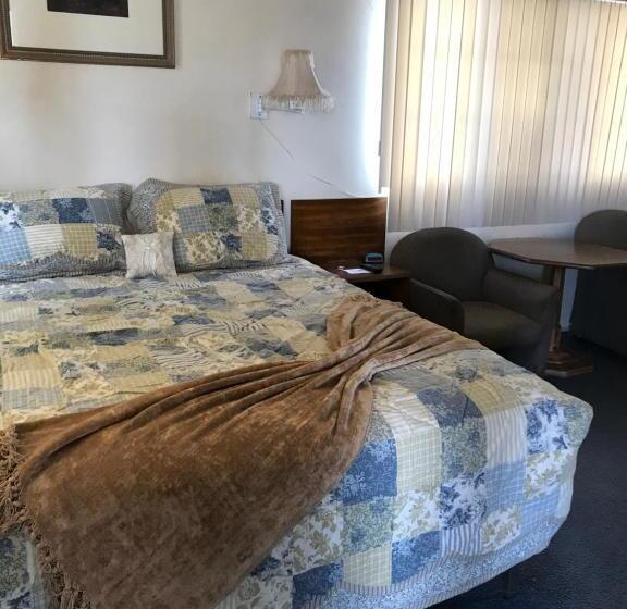 Номер Deluxe, Sheffler S Motel