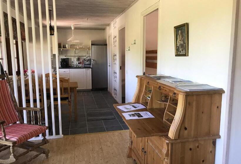 Дом 3 Спальни, Tuvagård B&b Vindhästar