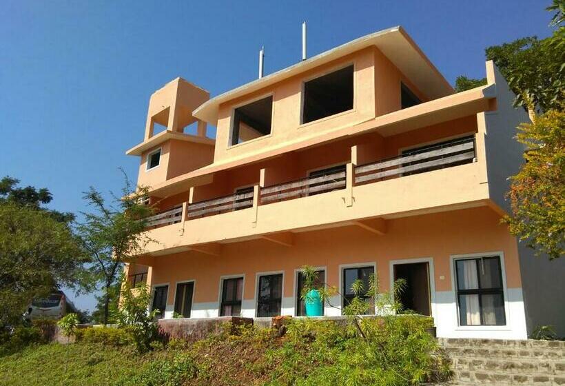 家庭间, Avanti Kalagram Hill Top Resort, Mulshi