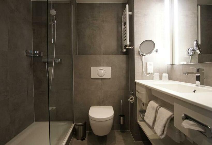 Люкс, Courtyard By Marriott Hannover Maschsee