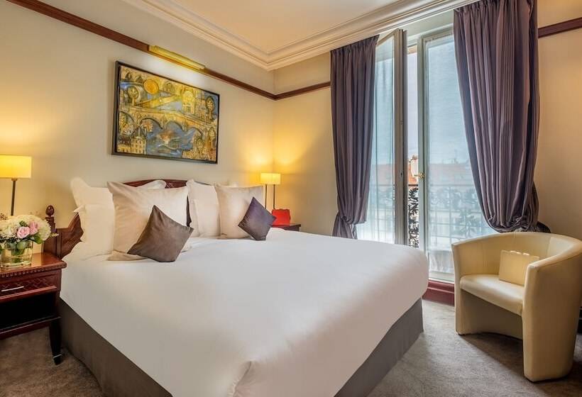 اتاق لوکس با چشم‌انداز شهر, Pont Royal Paris