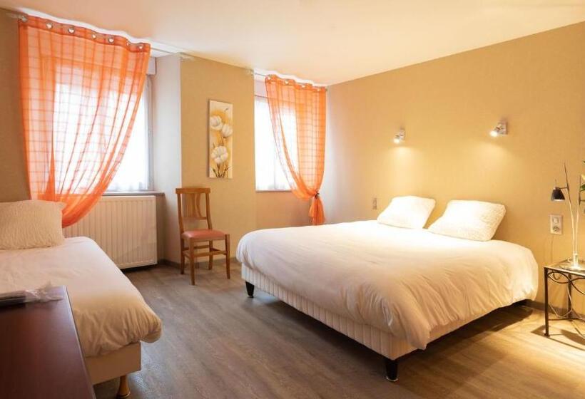 Номер Стандарт Трехместный, Logis Central Hôtel   Restaurant & Spa