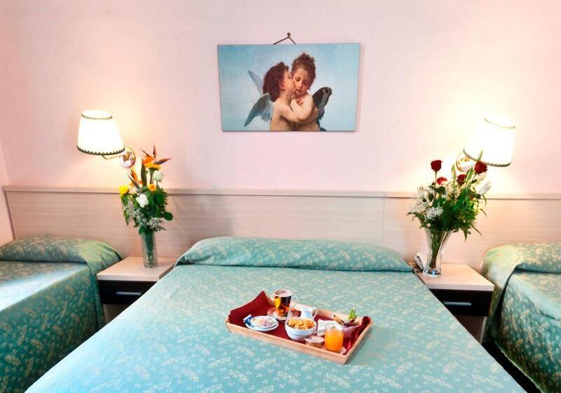 Habitación Cuádruple Estándar, Priscilla
