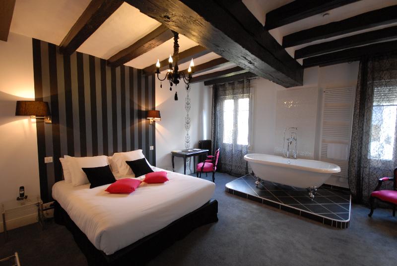 豪华房间, Logis Hotel Restaurant Le Cheval Blanc