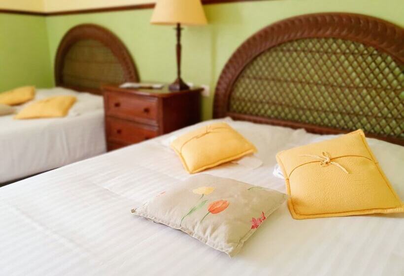 Четырехместный Номер Стандарт, Hôtel Restaurant Ferme De La Grande Cour