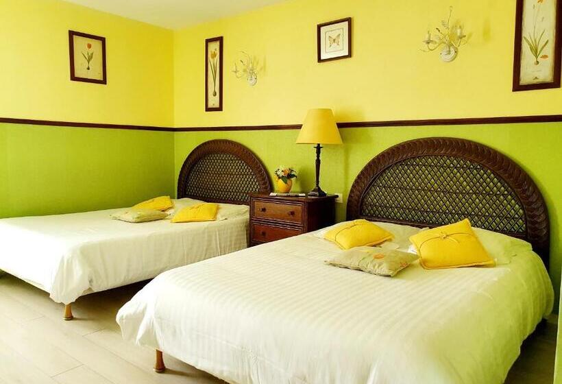 Четырехместный Номер Стандарт, Hôtel Restaurant Ferme De La Grande Cour