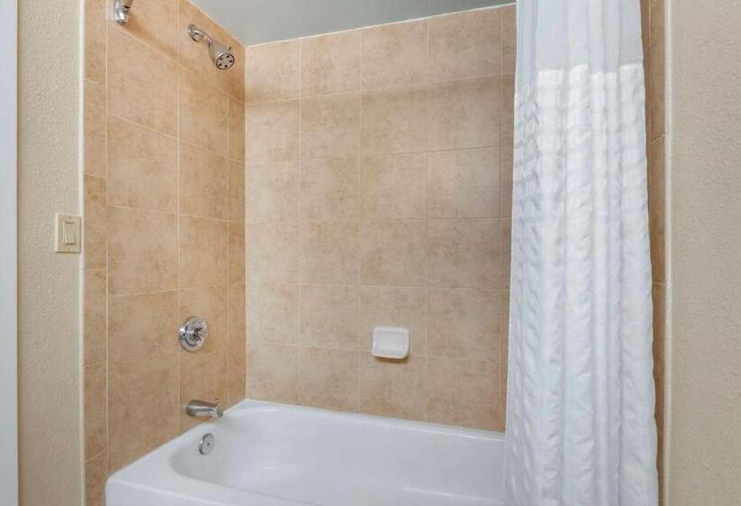 سوییت, Comfort Suites Near Universal Orlando Resort