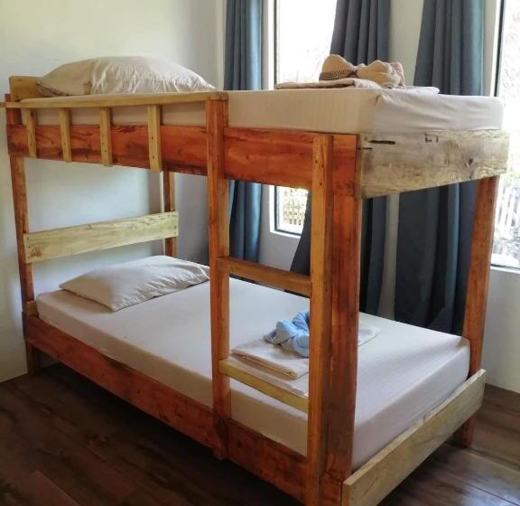 Семейный Номер, Big Bamboo Beach Resort Sipalay