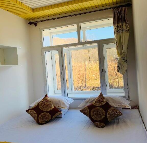 Номер Стандарт, Xiaoguo Travellers  Home